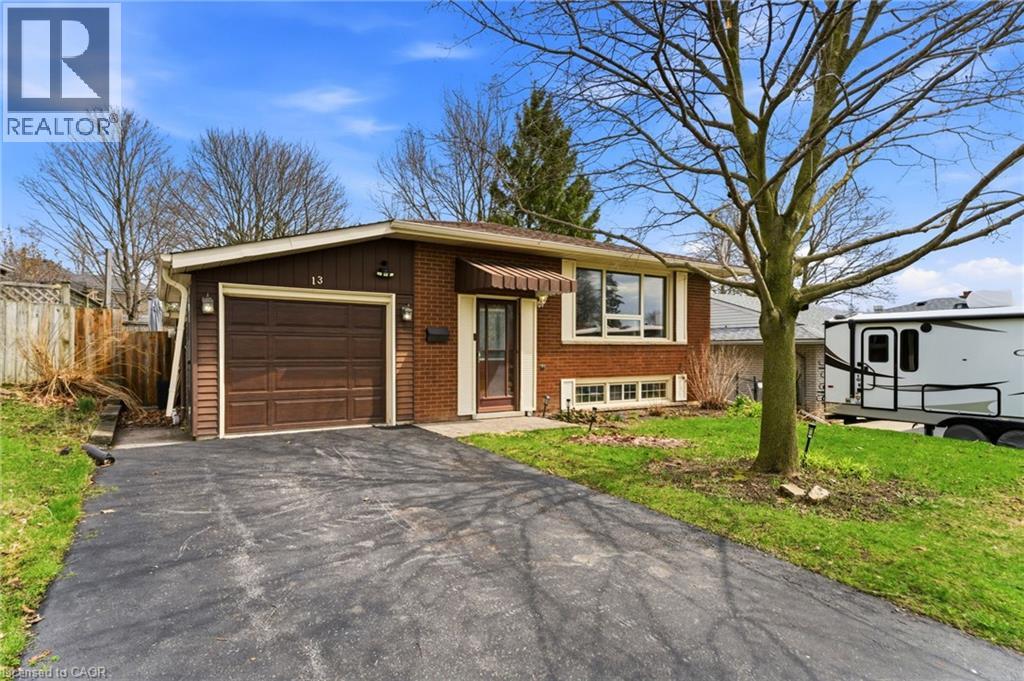 13 GREENWOOD Drive, New Hamburg, Ontario, N3A1L1 — Photo 2