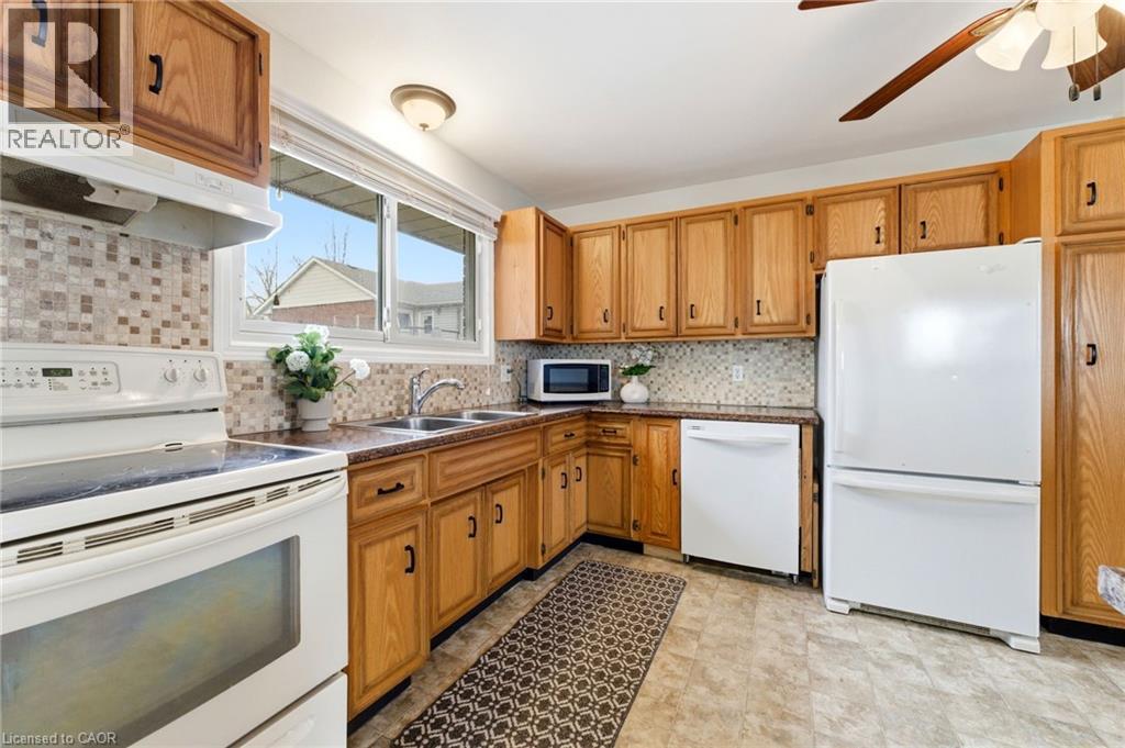 13 GREENWOOD Drive, New Hamburg, Ontario, N3A1L1 — Photo 8