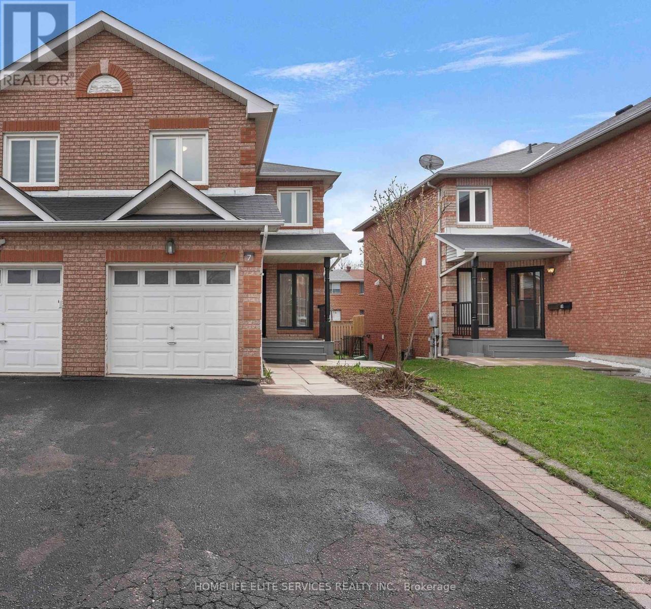 7 LENTHALL AVENUE - 1