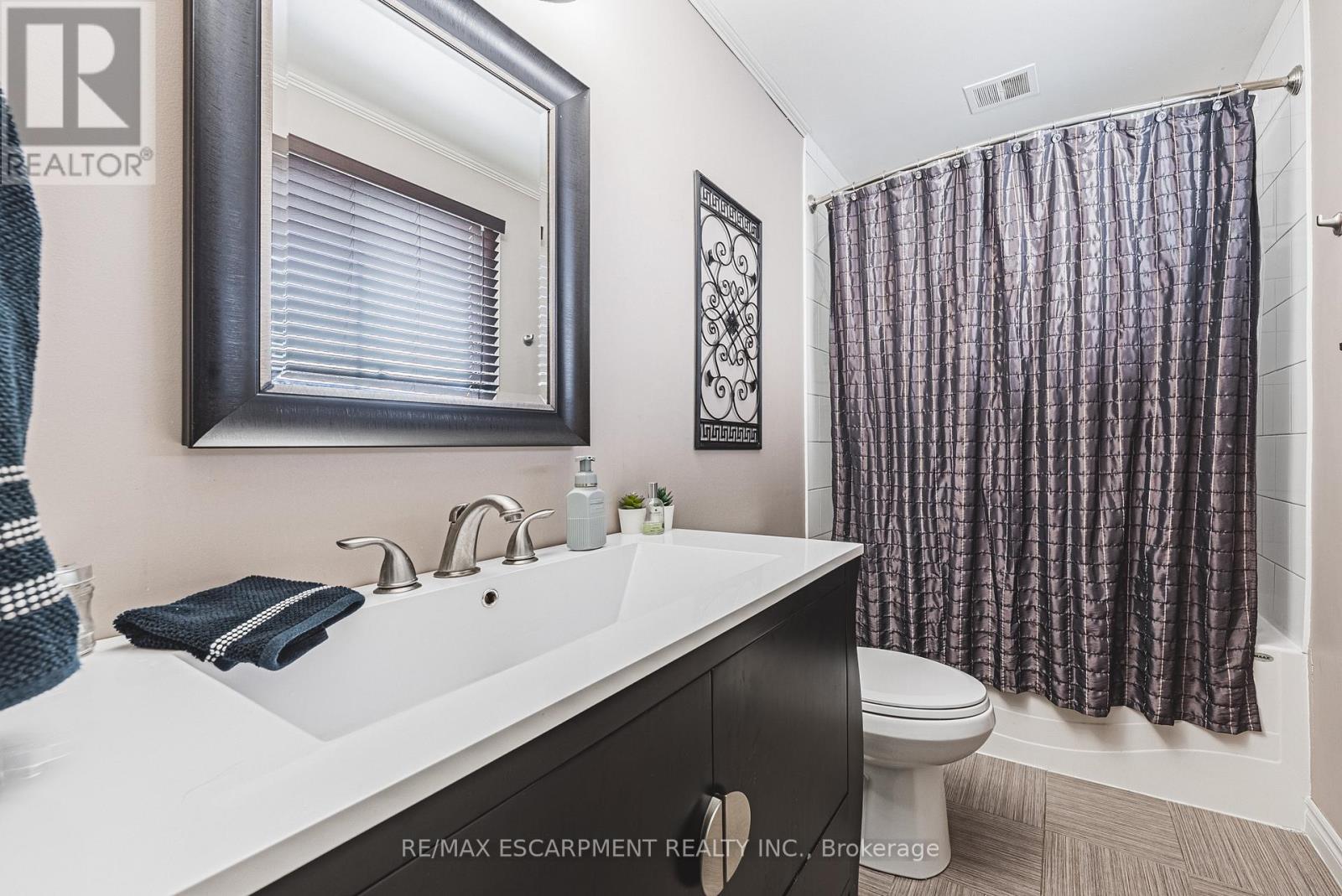 28 MUNN STREET - 16