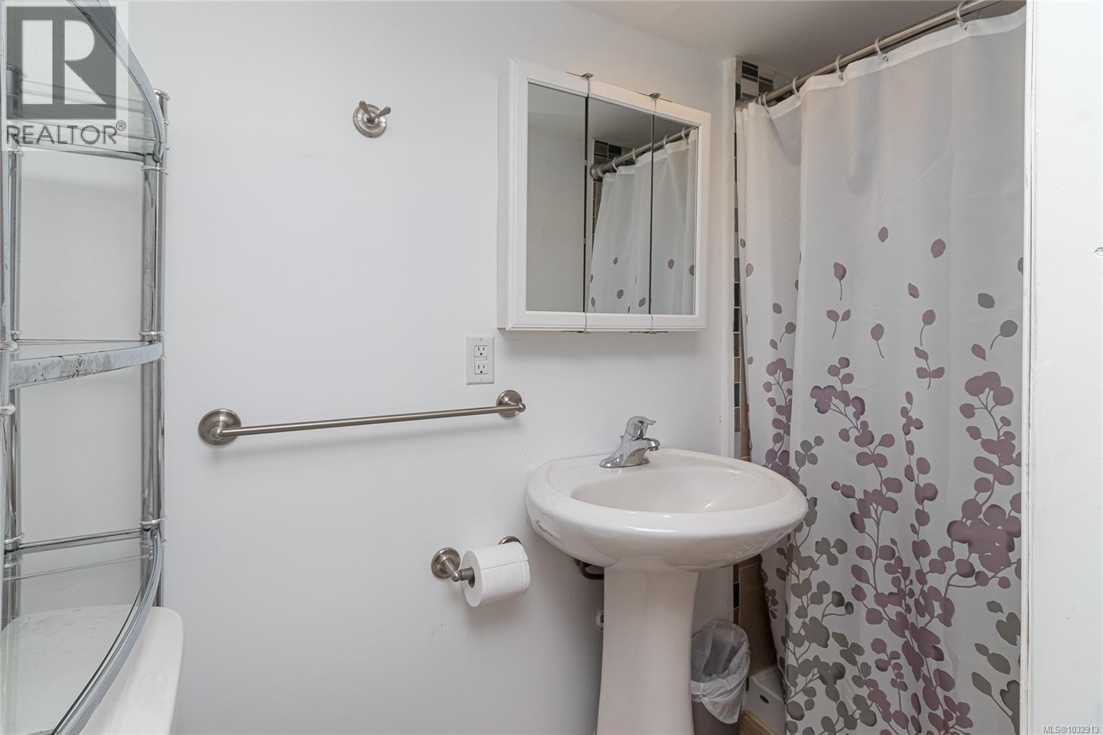  24 Vickery Road, View Royal