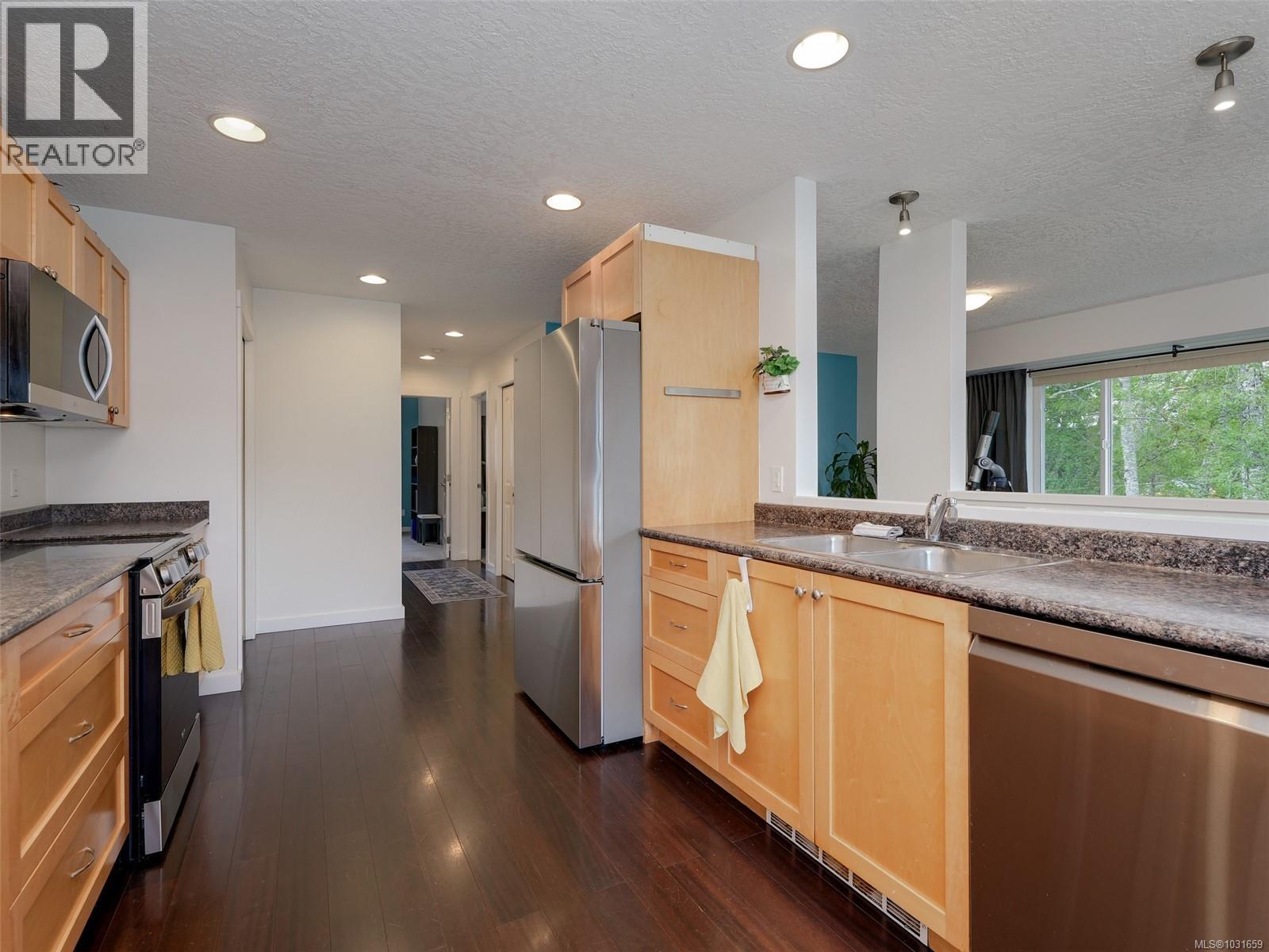  6894 Beaton Road, Sooke