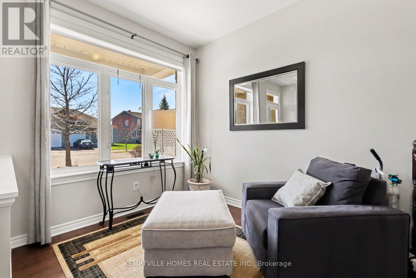 171 ROYAL LANDING GATE - 5