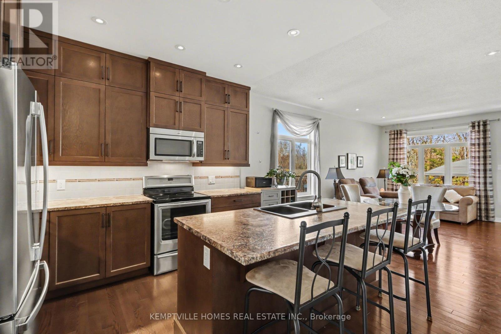 171 ROYAL LANDING GATE - 6