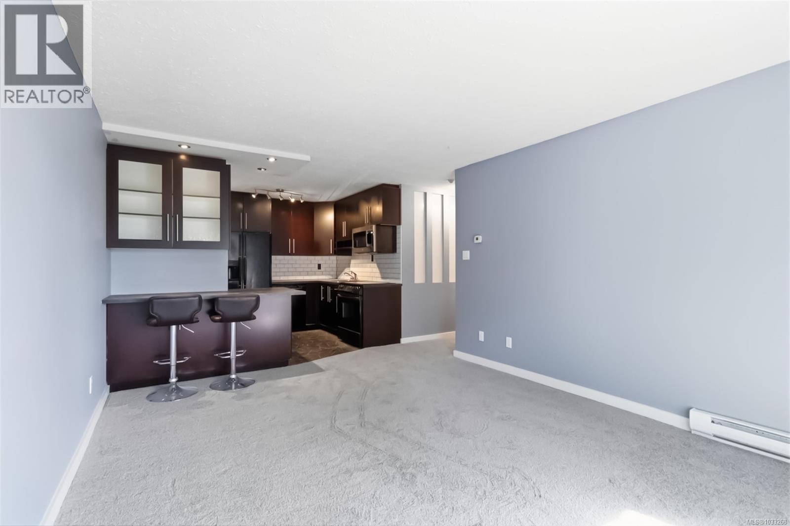 305 900 Tolmie Avenue, Saanich