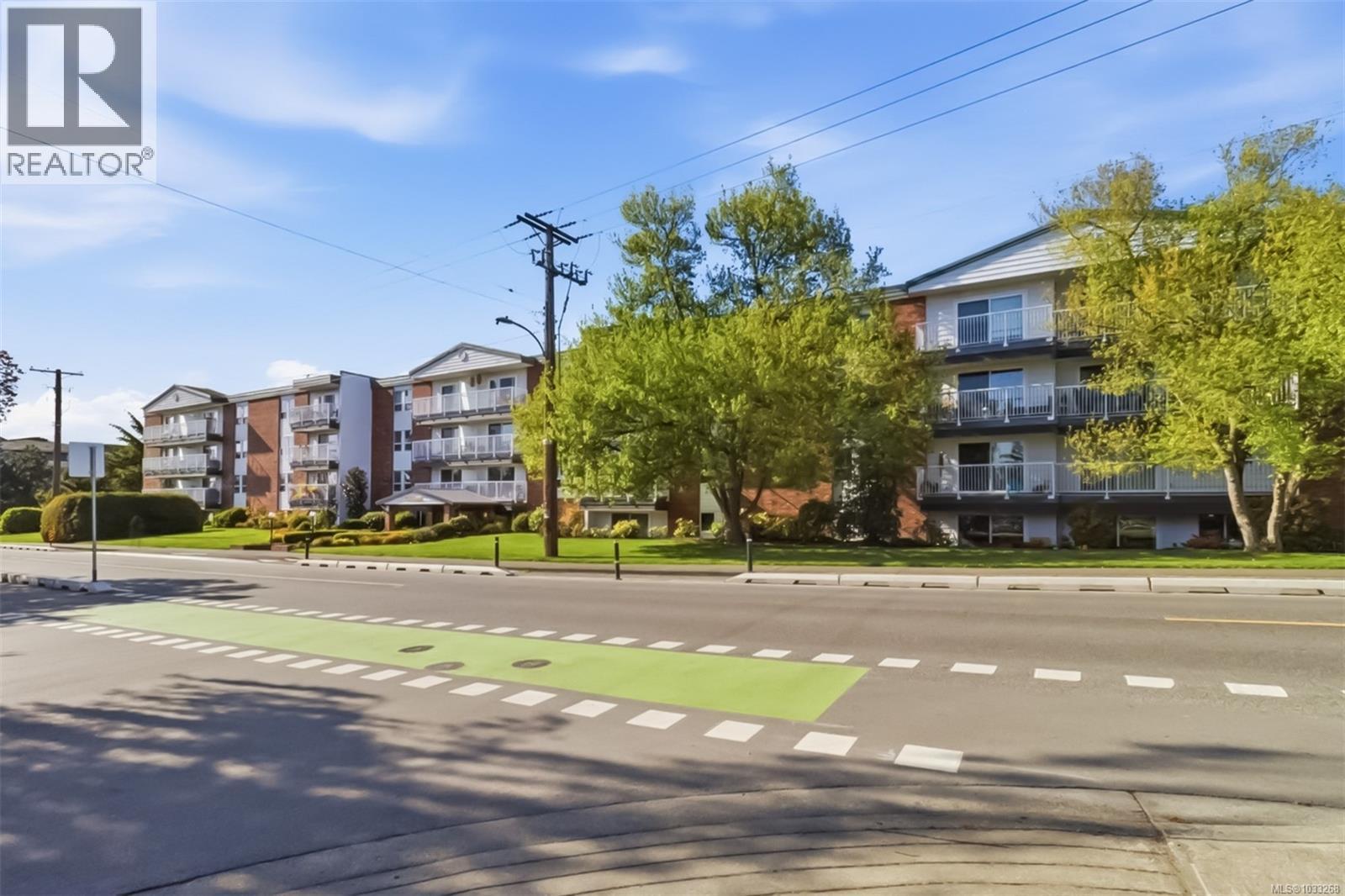 305 900 Tolmie Avenue, Saanich