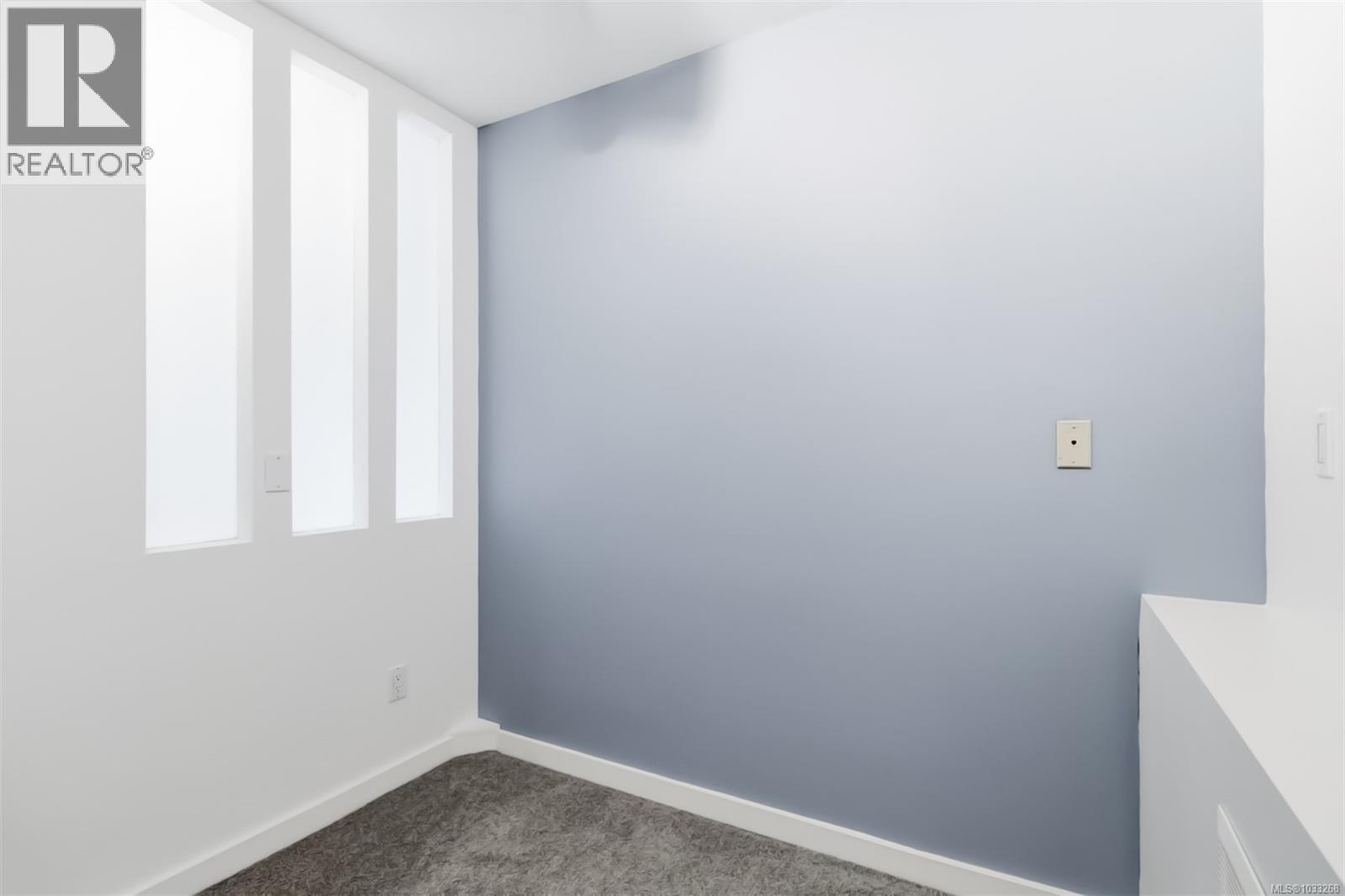 305 900 Tolmie Avenue, Saanich