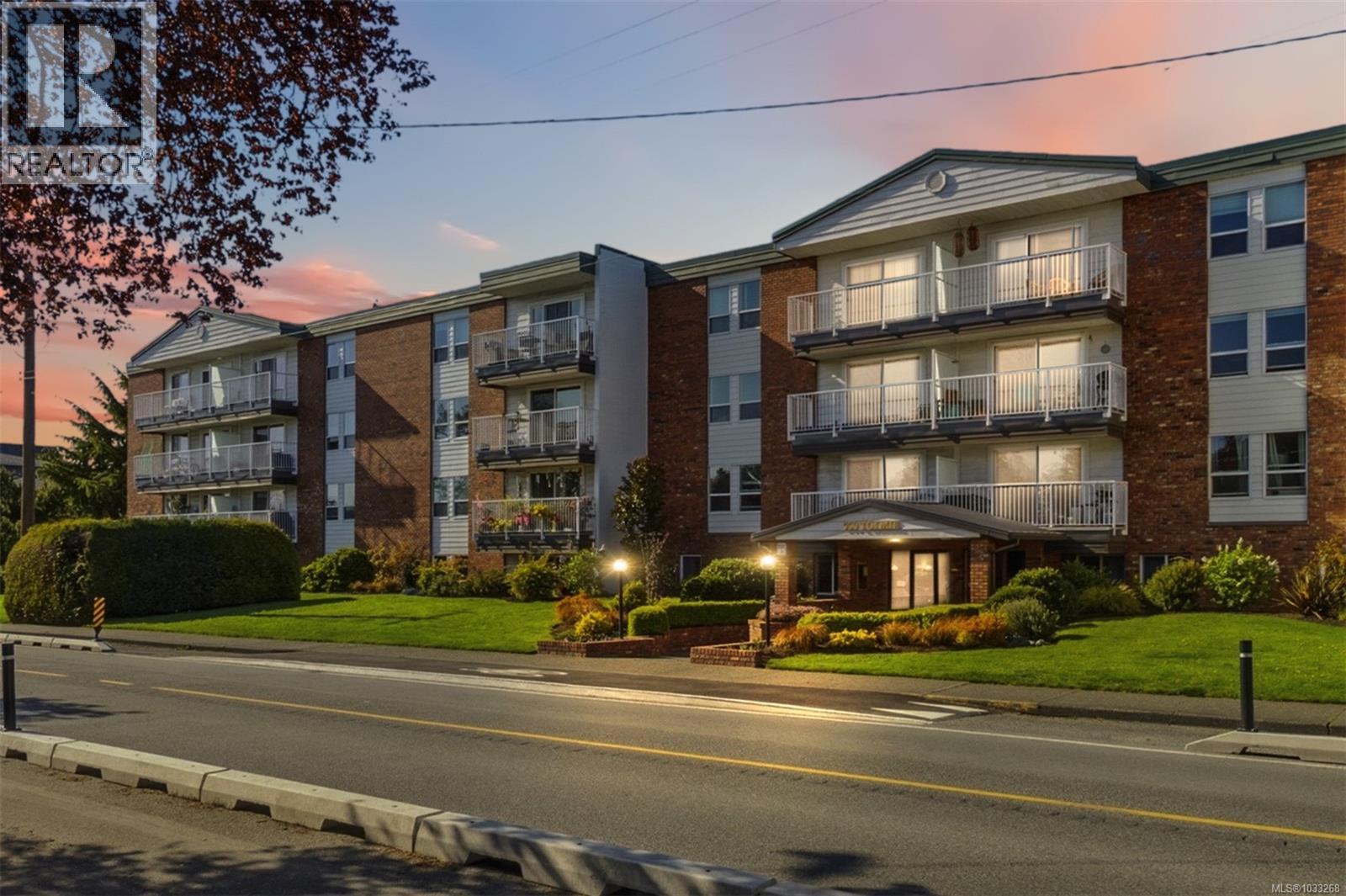 305 900 Tolmie Avenue, Saanich