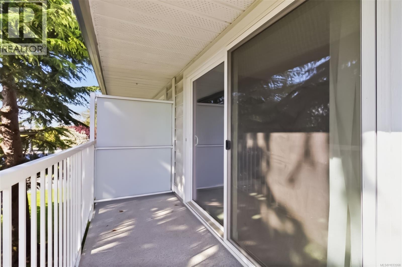 #305 900 Tolmie Ave - 32