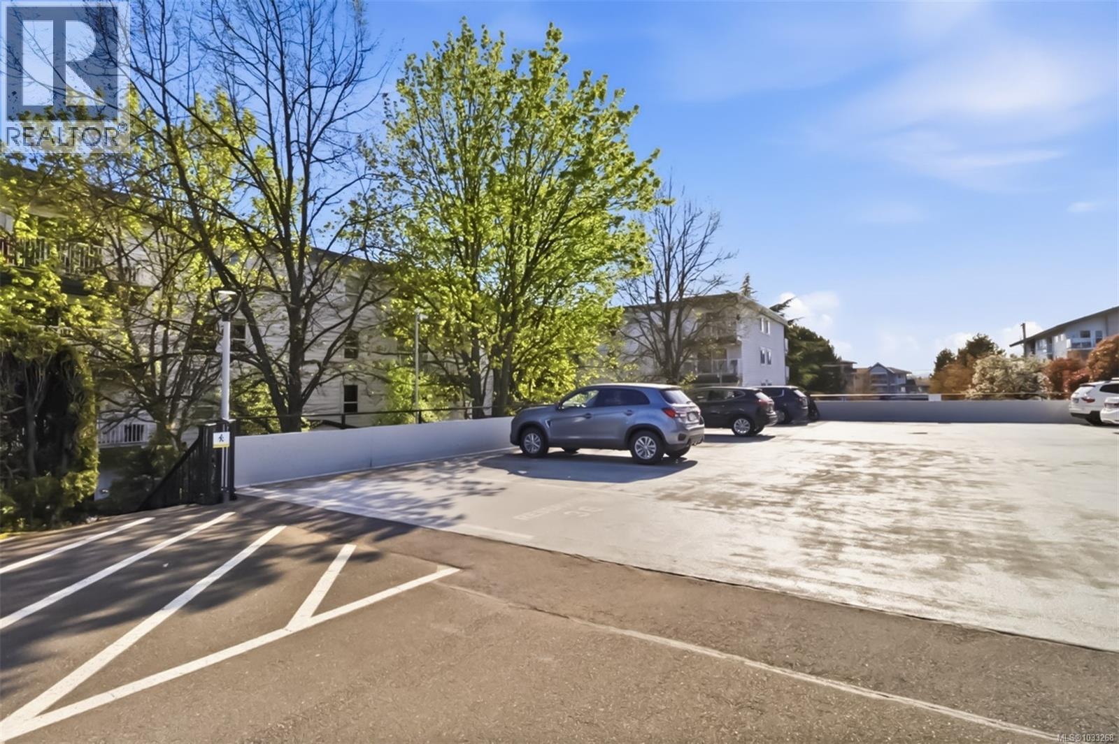 305 900 Tolmie Avenue, Saanich