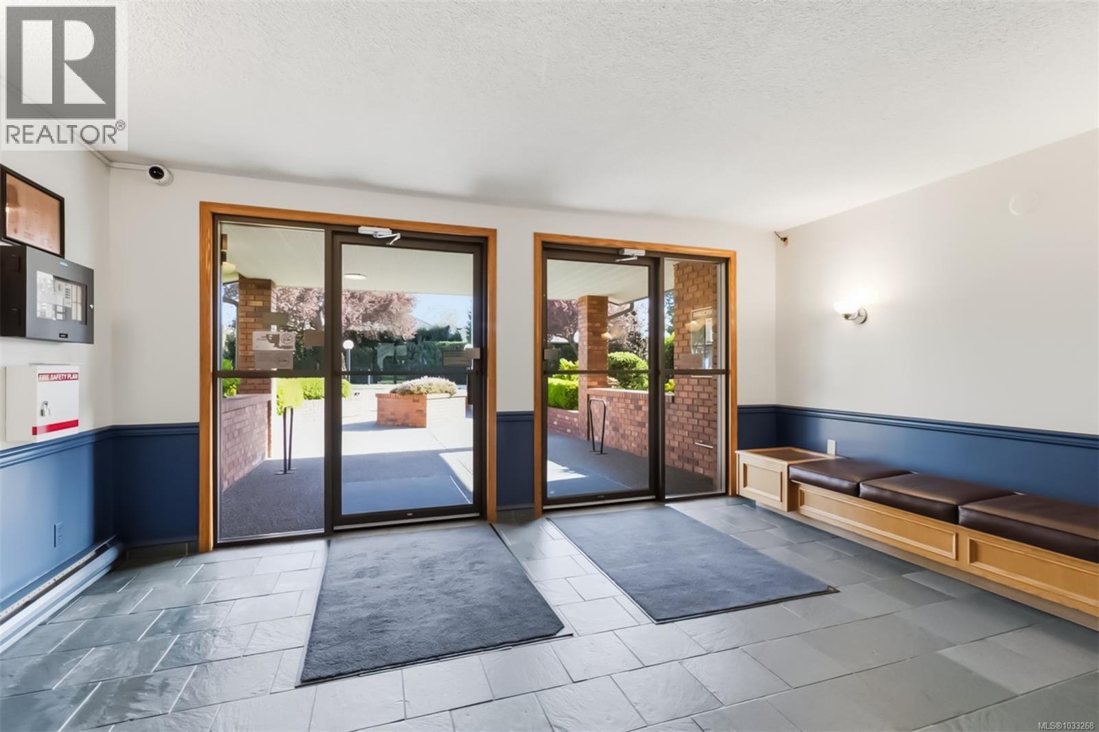 305 900 Tolmie Avenue, Saanich