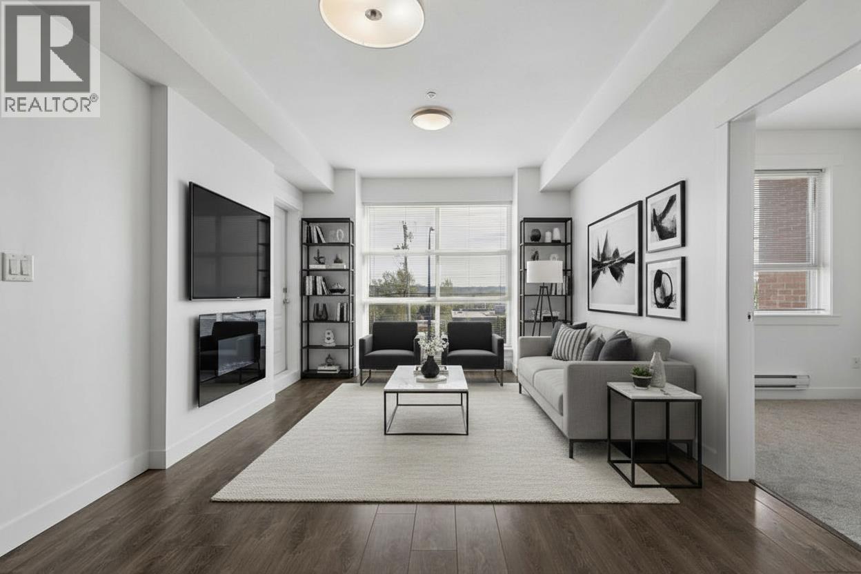 205 827 RODERICK AVENUE