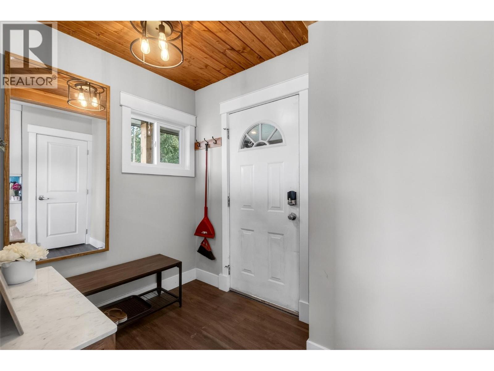 1360 Trans Canada Highway NE - 39