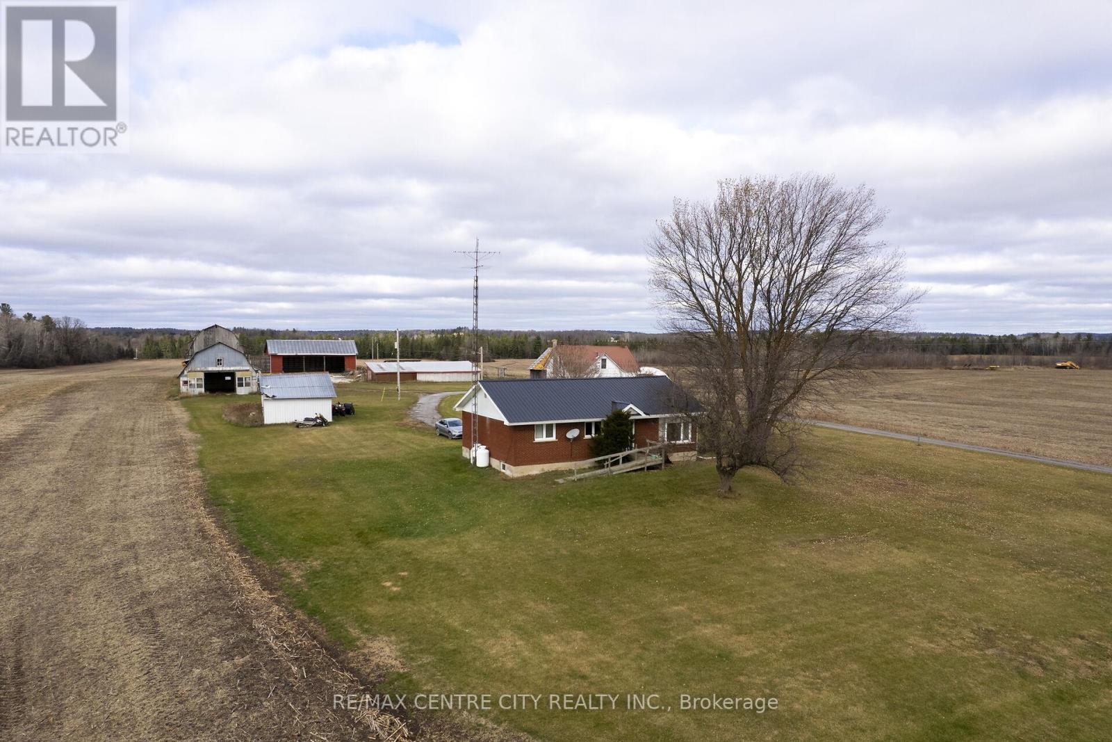 1998 SOUTH MCNAUGHTON ROAD W Property Photo