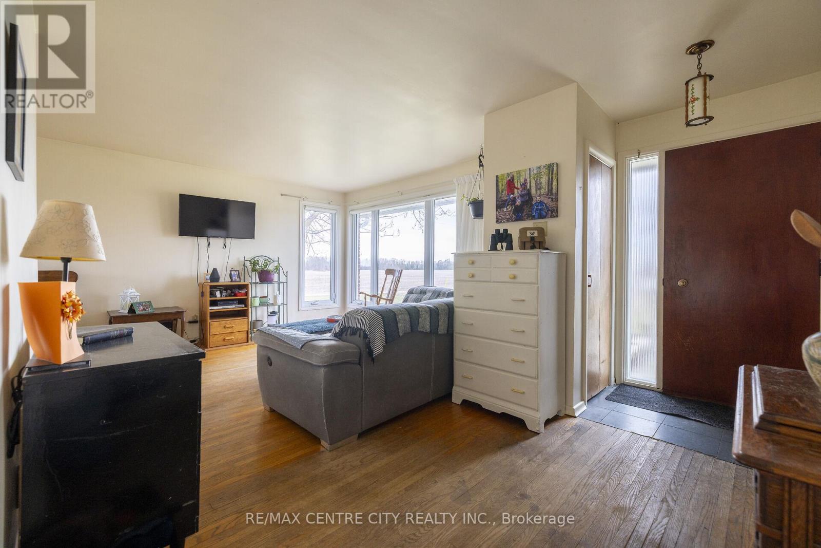 1998 SOUTH MCNAUGHTON ROAD W Property Photo