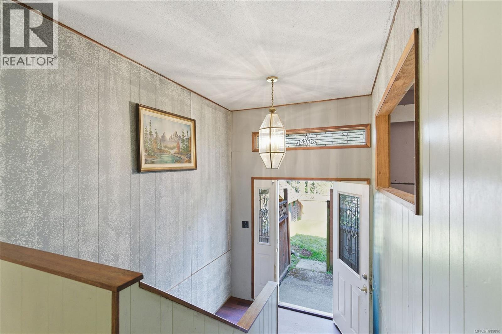 1747 Cedar Rd NE - 11