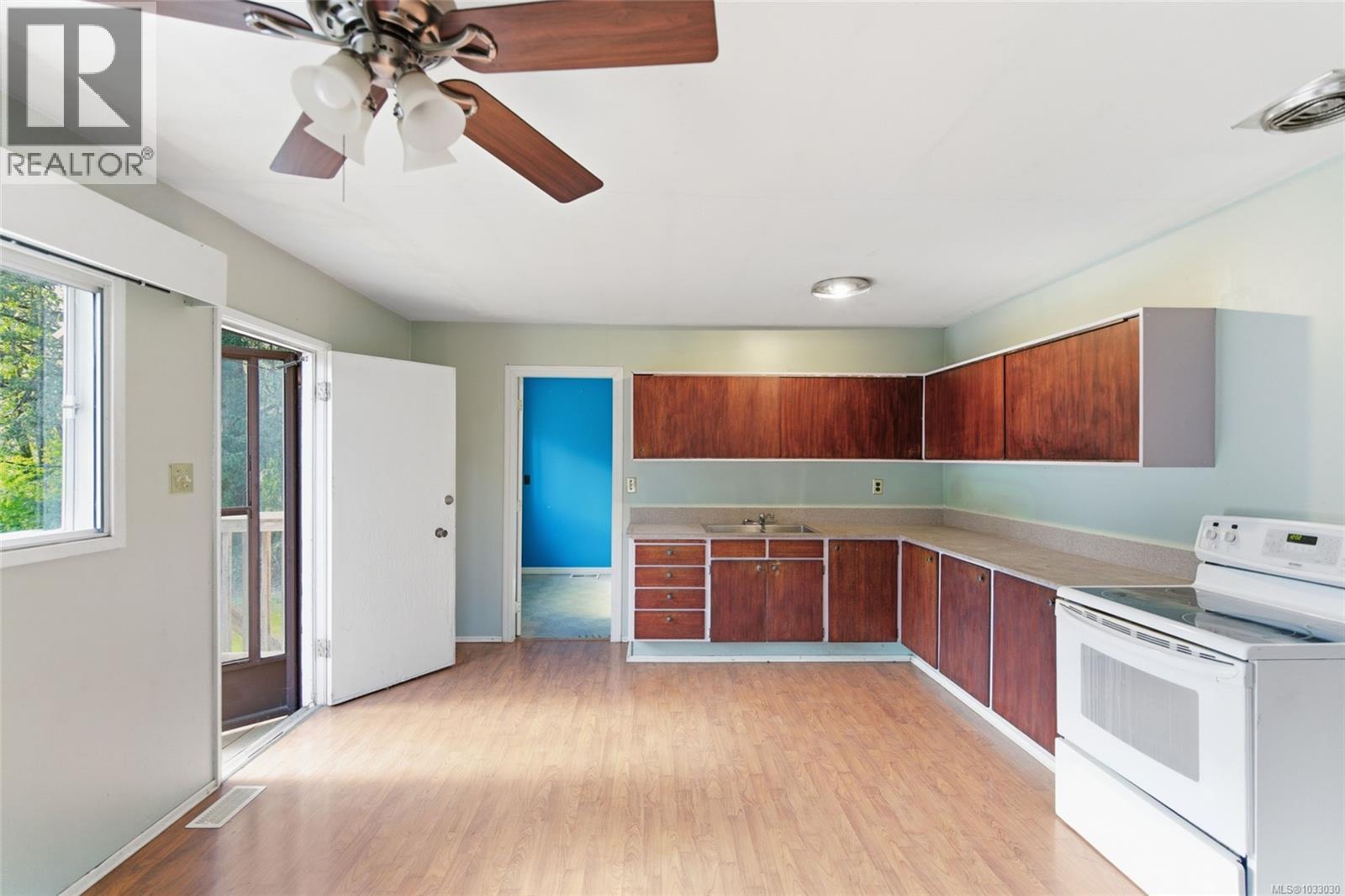 1747 Cedar Rd NE - 16