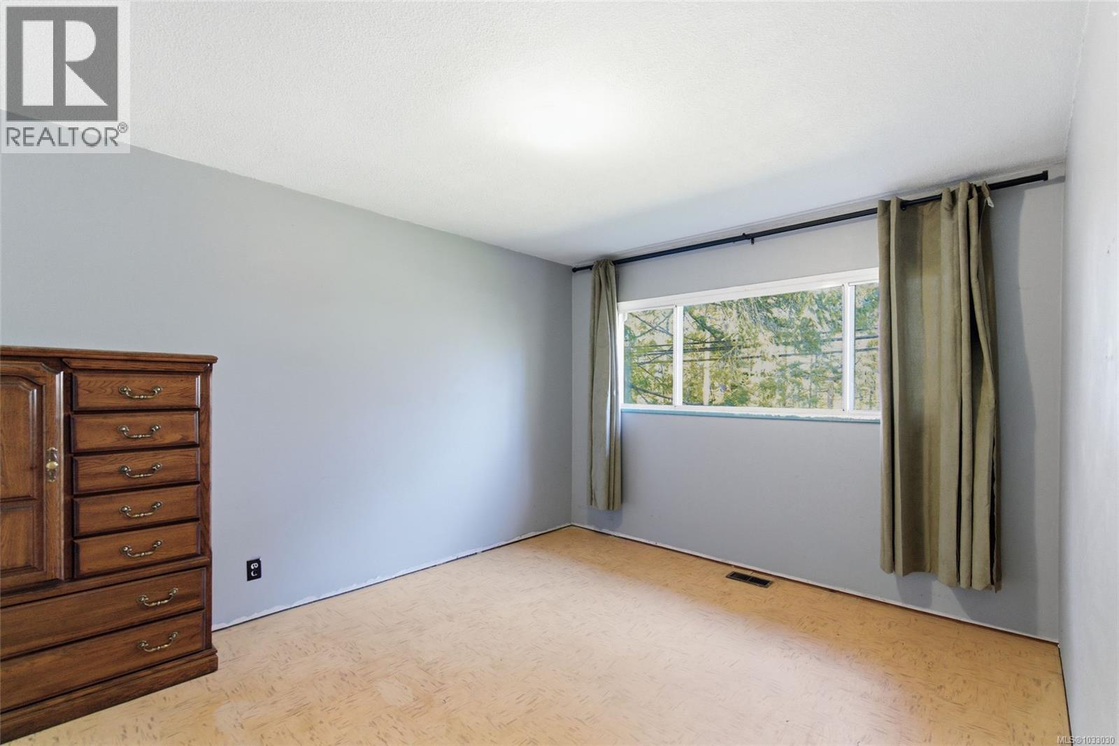 1747 Cedar Rd NE - 20