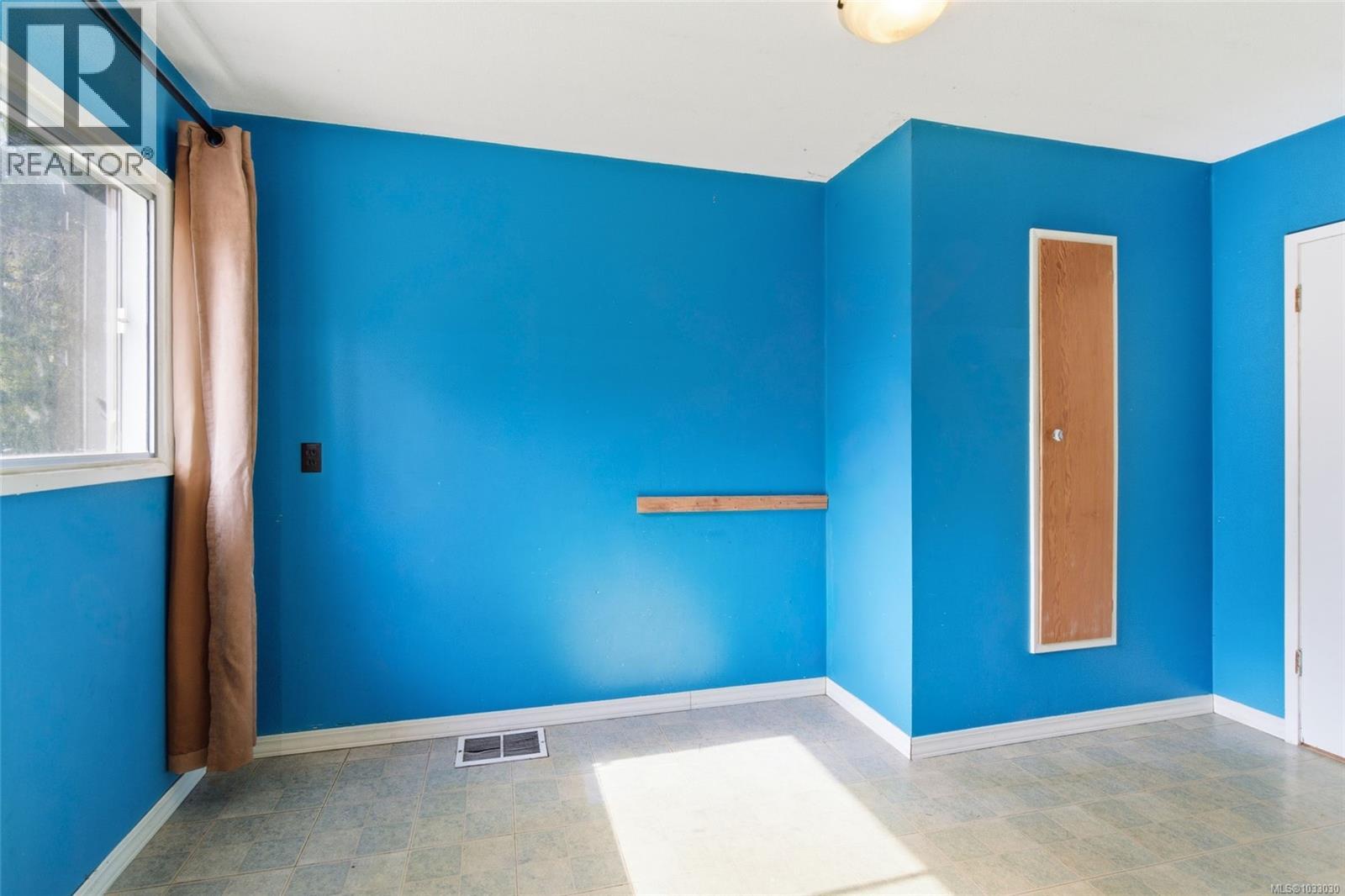1747 Cedar Rd NE - 26