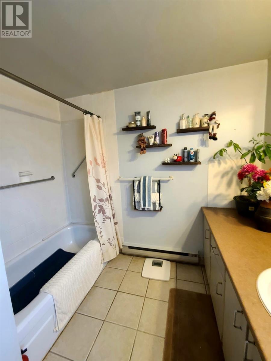 8 Capital PL, Elliot Lake, Ontario, P5A1P8 — Photo 9