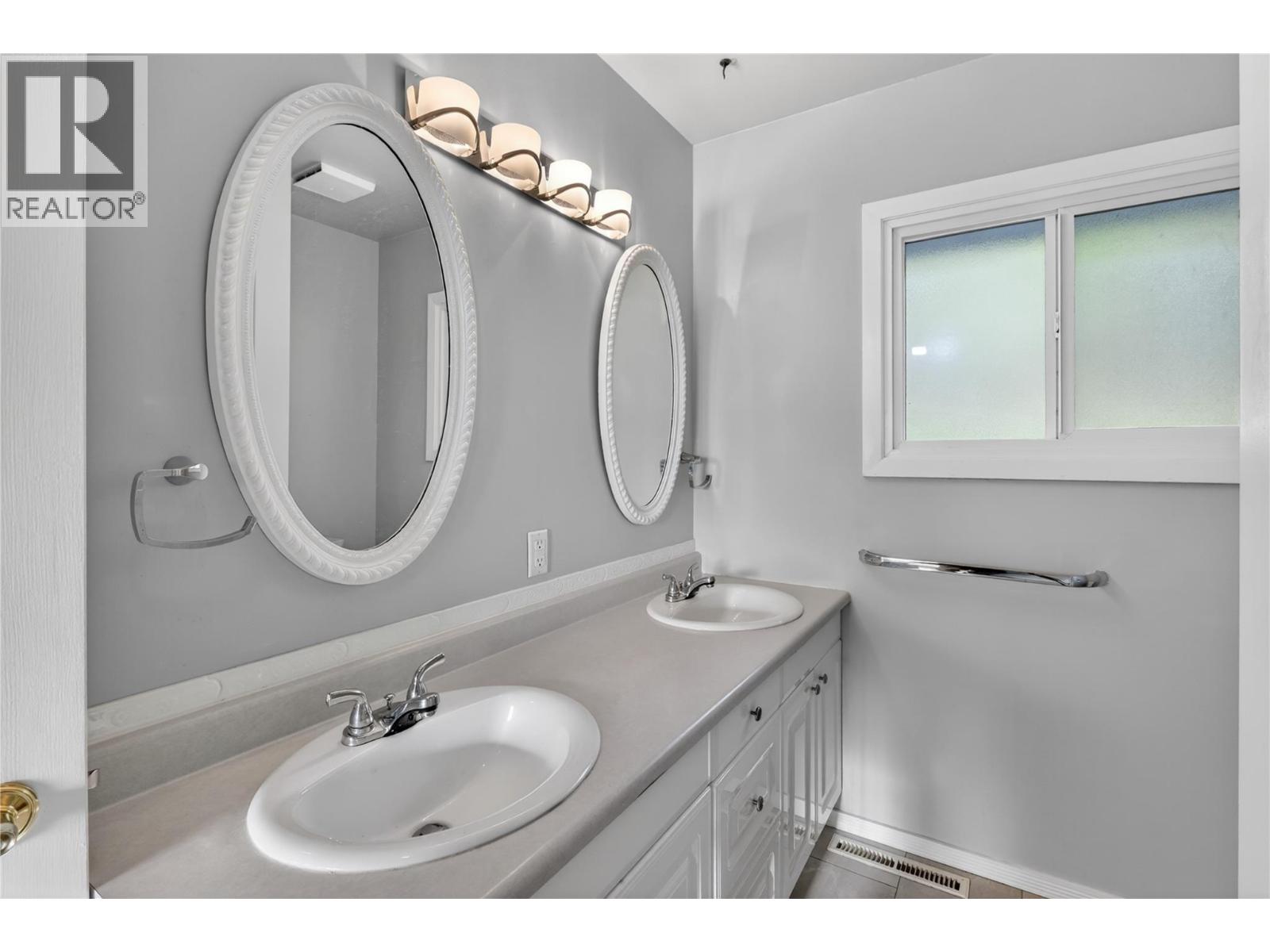 6990 70 Avenue NE - 29