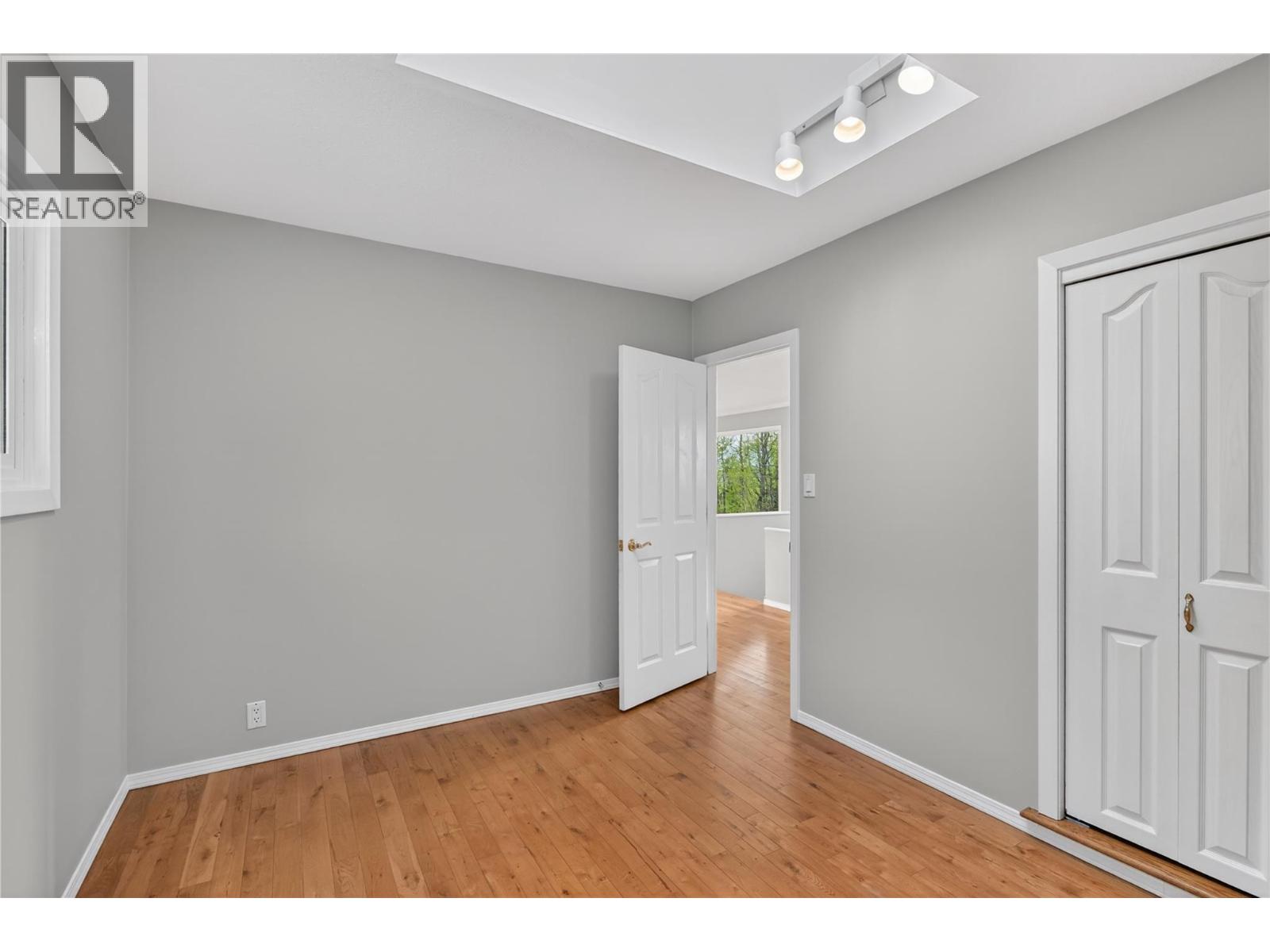 6990 70 Avenue NE - 32