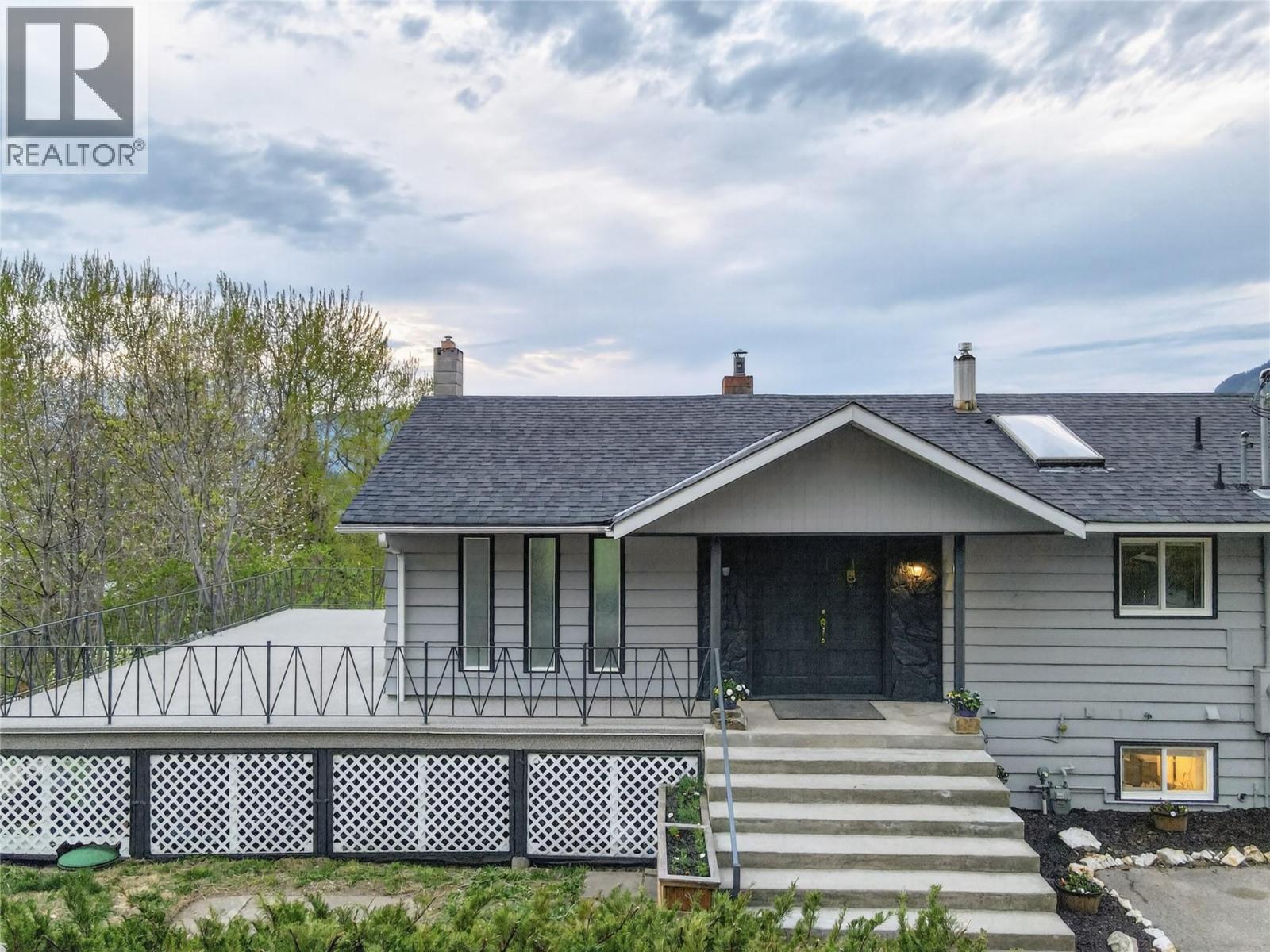 6990 70 Avenue NE - 4