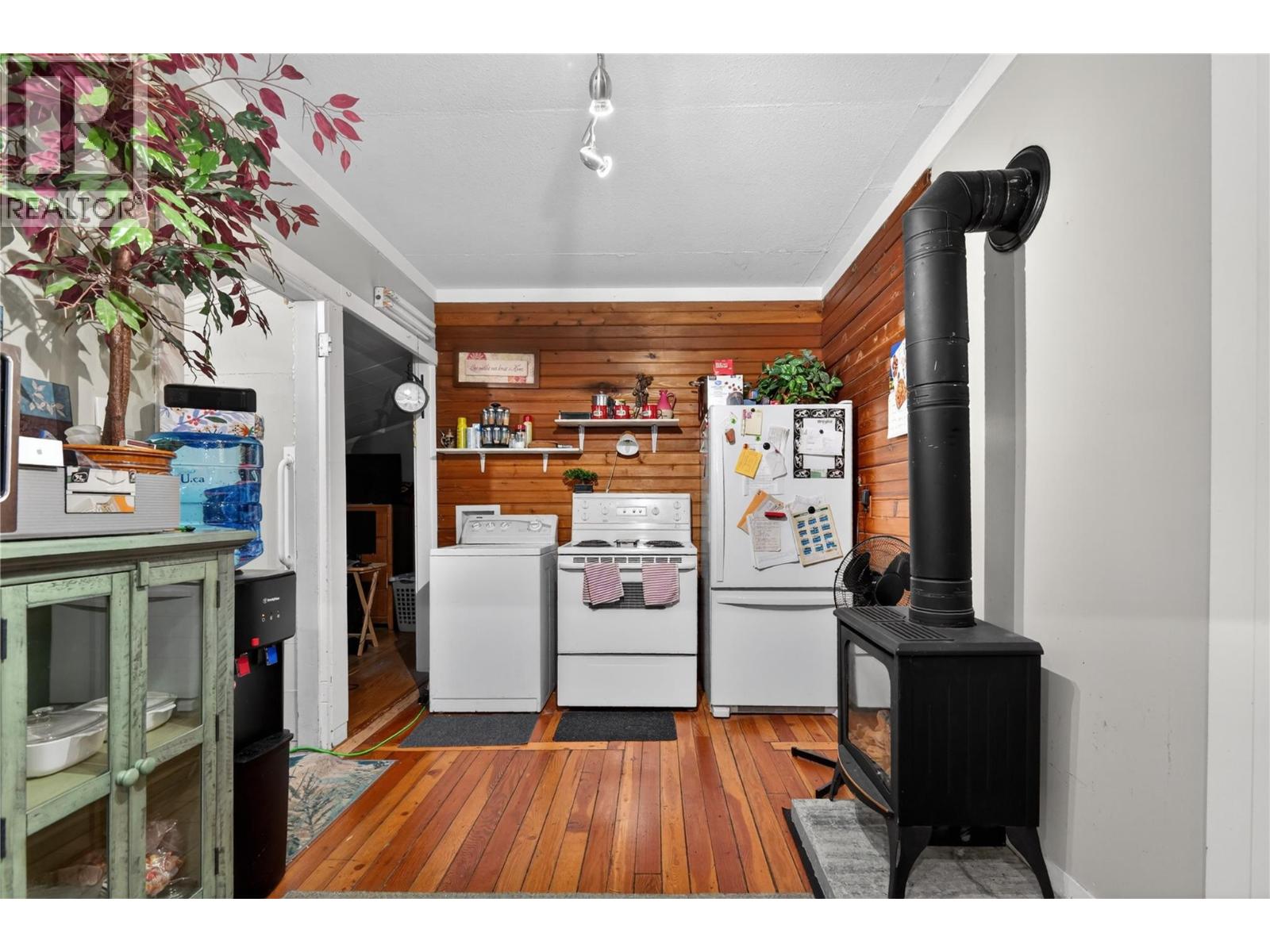 6990 70 Avenue NE - 55