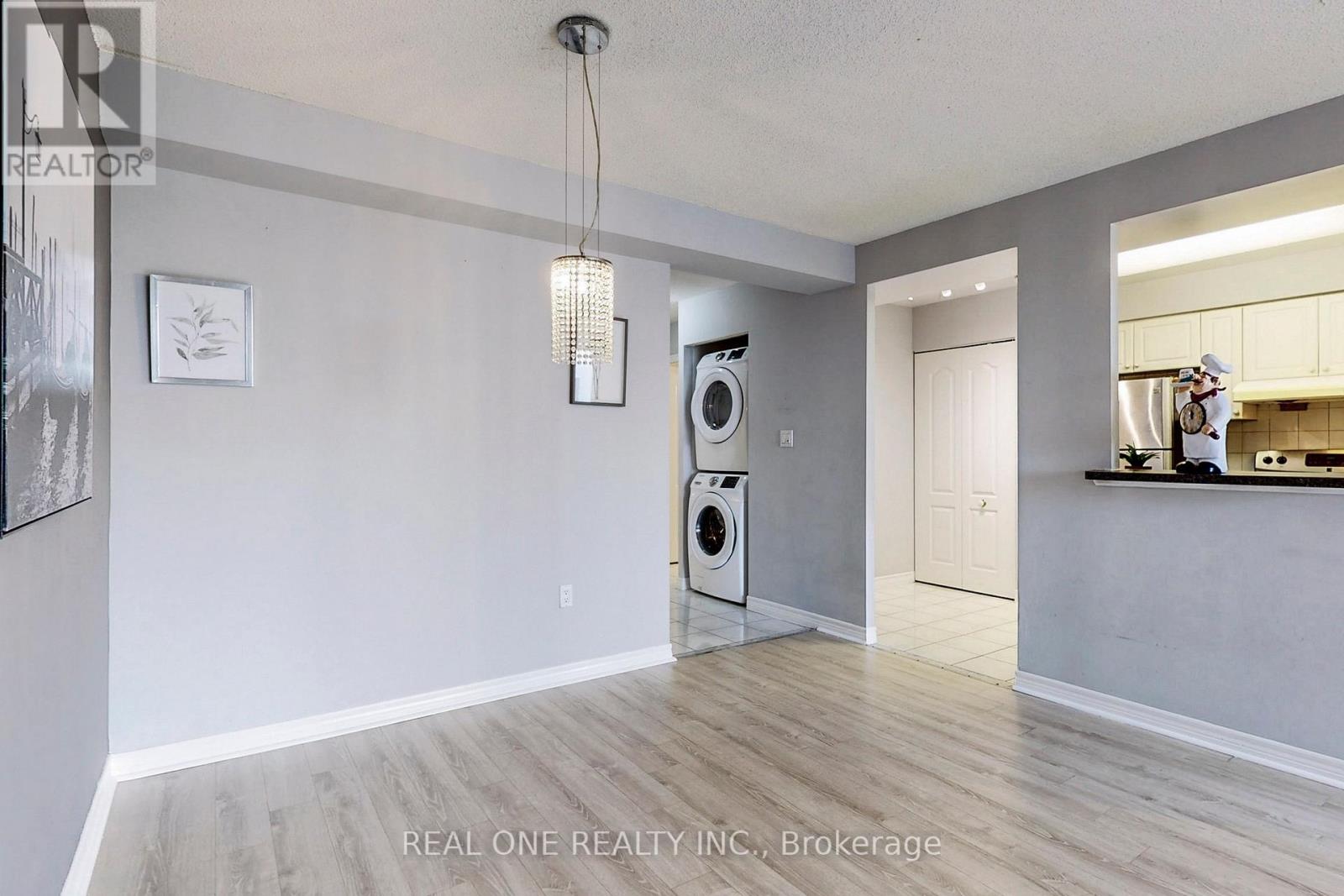 #1203 88 GRANDVIEW WAY - 13