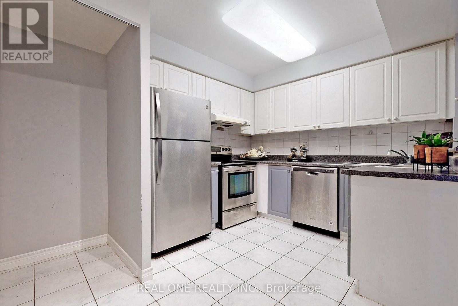 #1203 88 GRANDVIEW WAY - 16