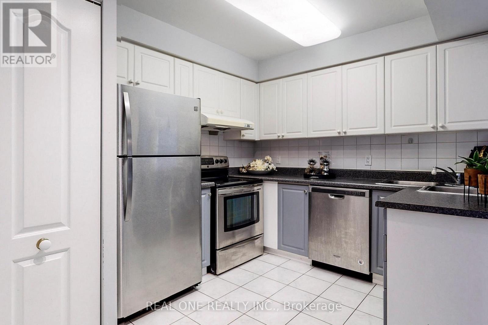 #1203 88 GRANDVIEW WAY - 17