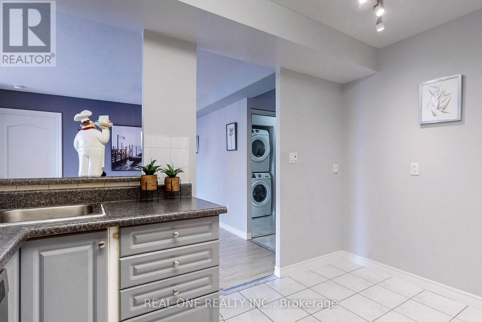 #1203 88 GRANDVIEW WAY - 19