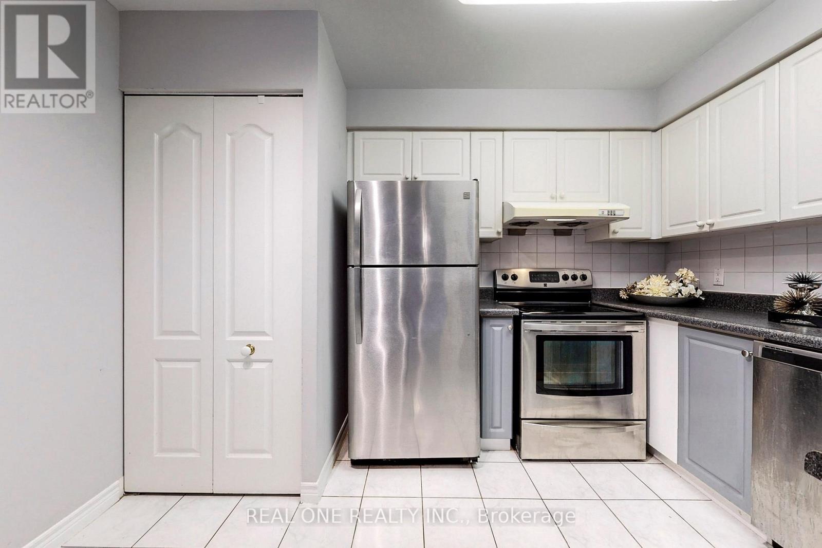 #1203 88 GRANDVIEW WAY - 20