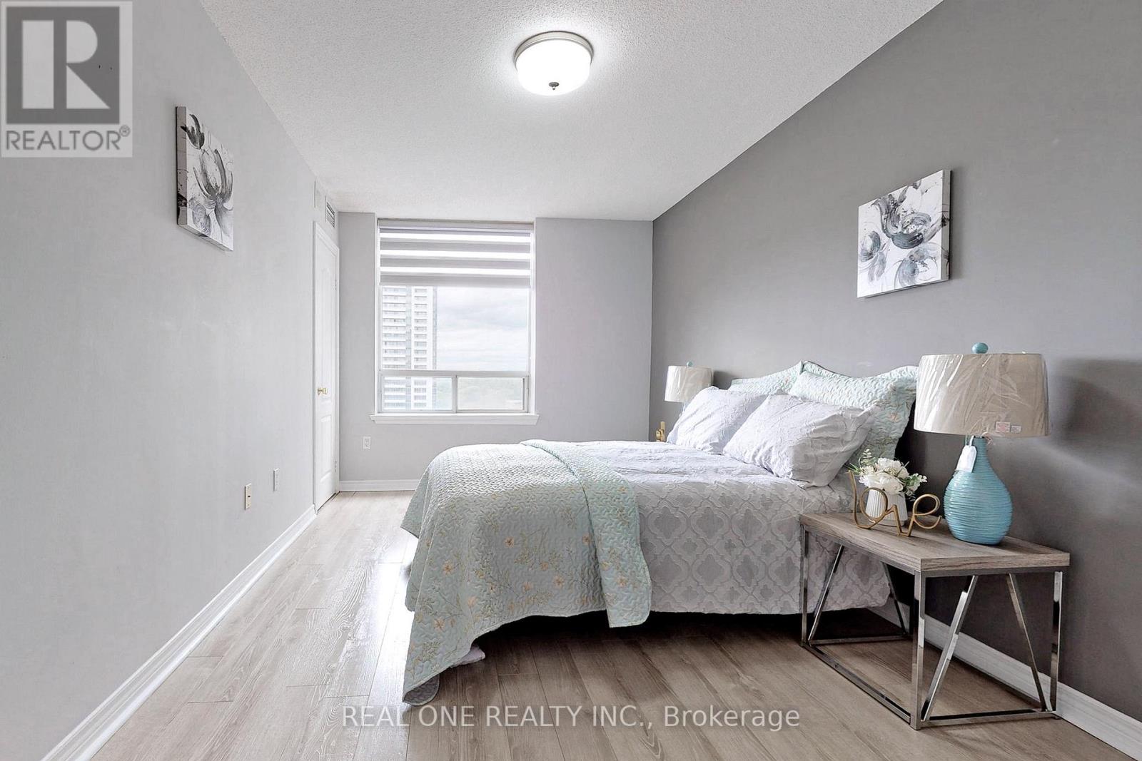 #1203 88 GRANDVIEW WAY - 23