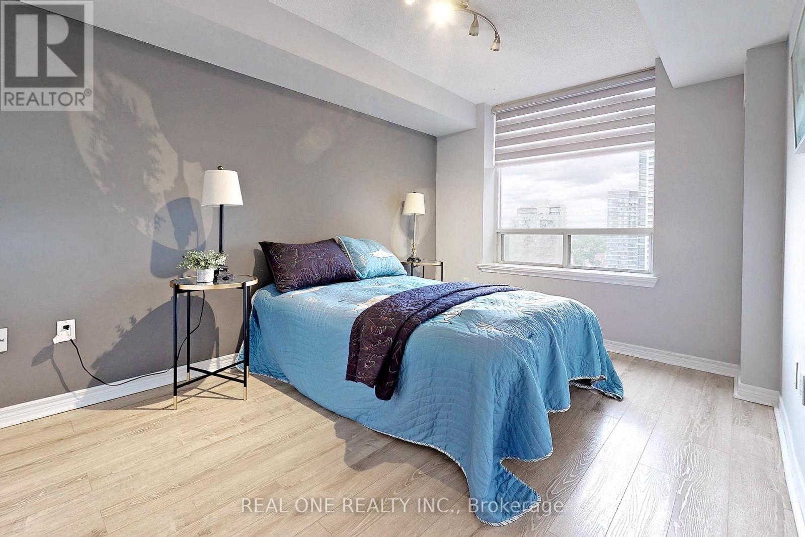 #1203 88 GRANDVIEW WAY - 28