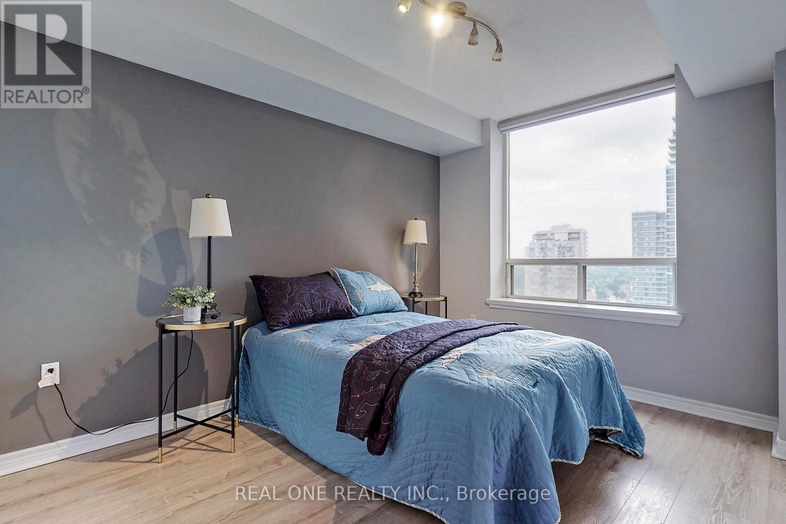 #1203 88 GRANDVIEW WAY - 29