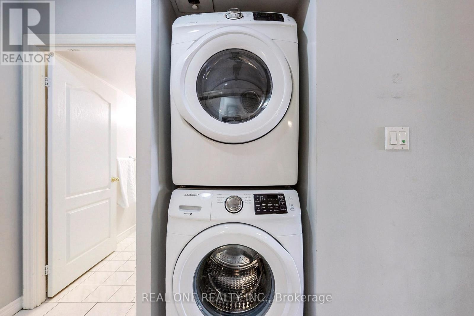 #1203 88 GRANDVIEW WAY - 34