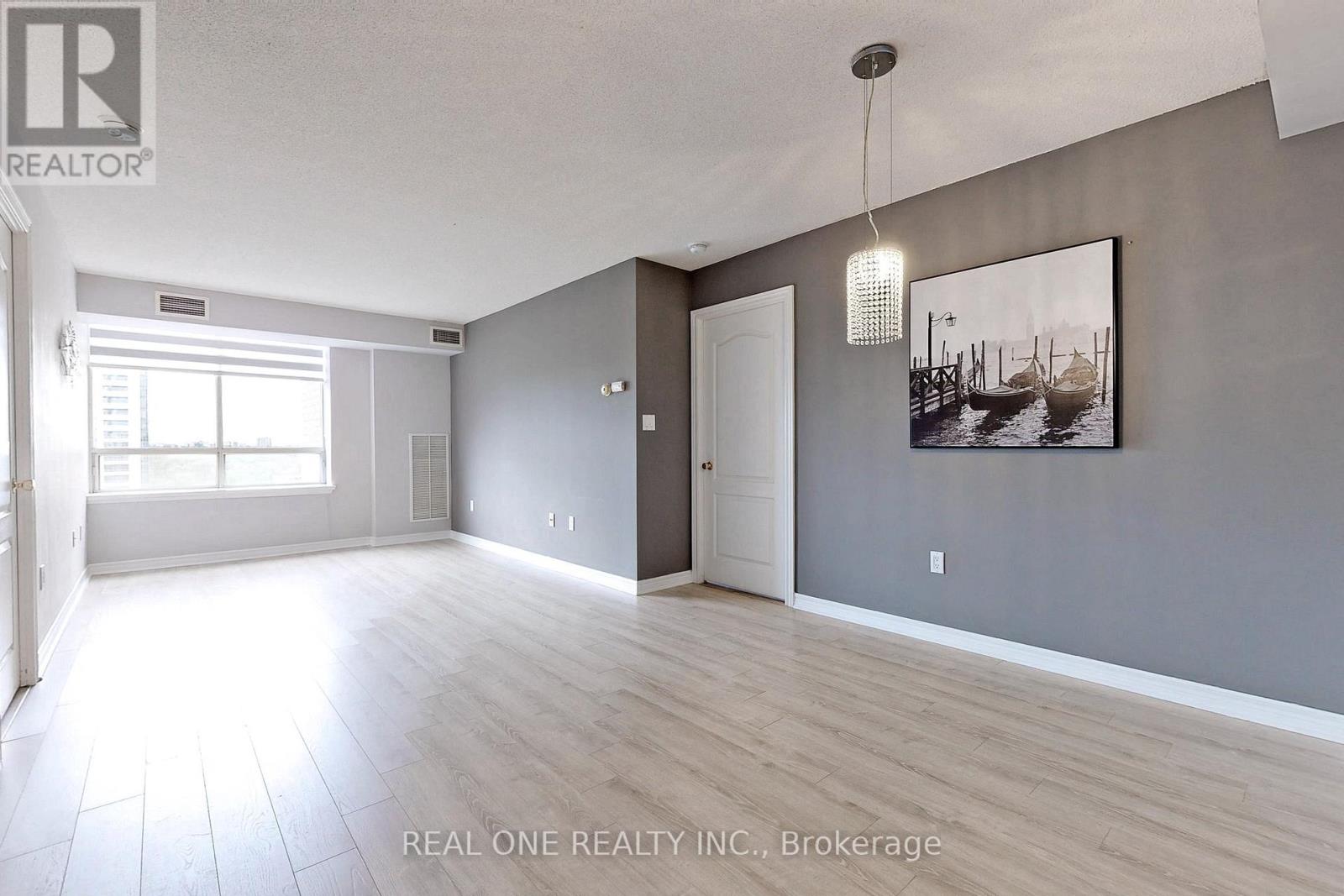#1203 88 GRANDVIEW WAY - 6