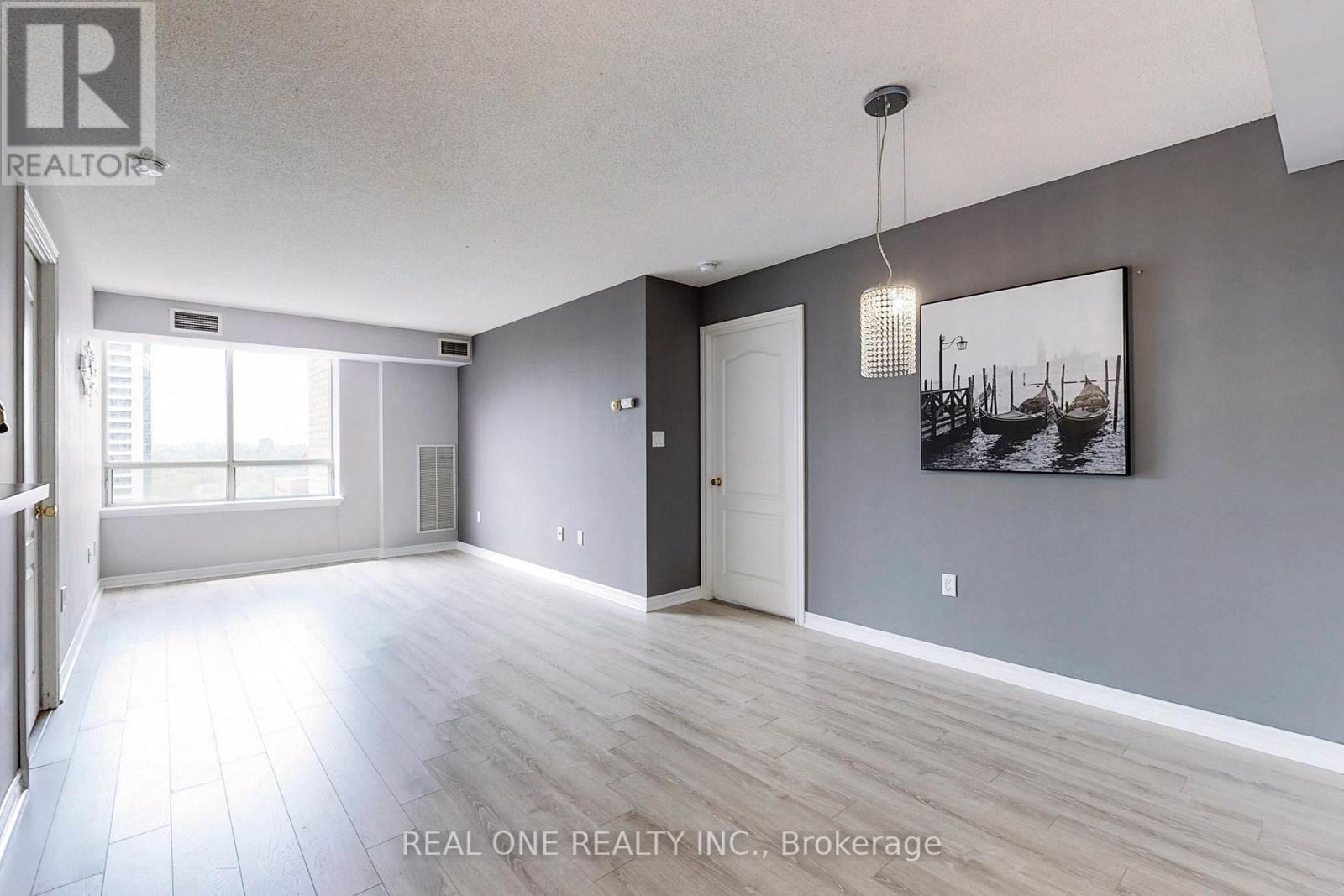 #1203 88 GRANDVIEW WAY - 8