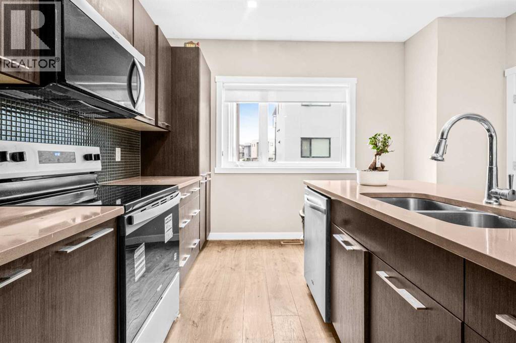 #601 218 Sherwood Square NW - 8