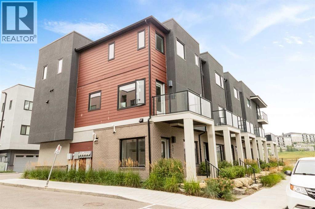 #601 218 Sherwood Square NW - 2