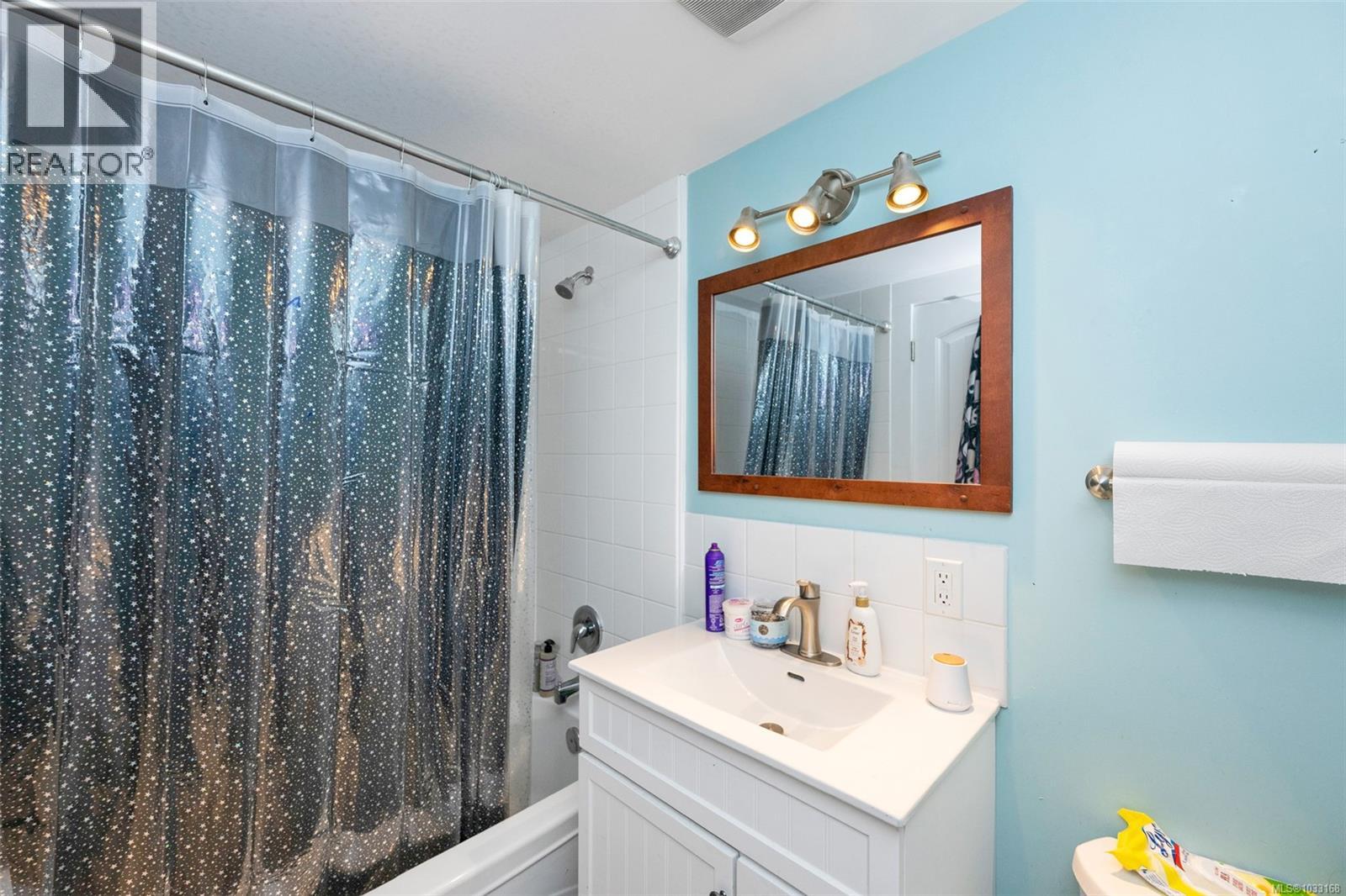  7356 Wallace Drive, Central Saanich