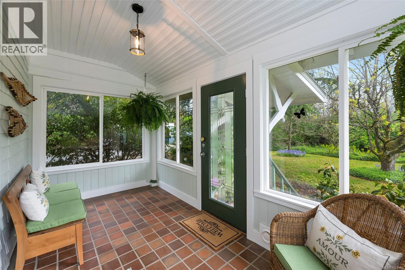  7356 Wallace Drive, Central Saanich