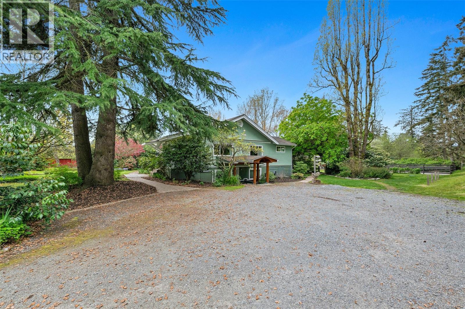  7356 Wallace Drive, Central Saanich