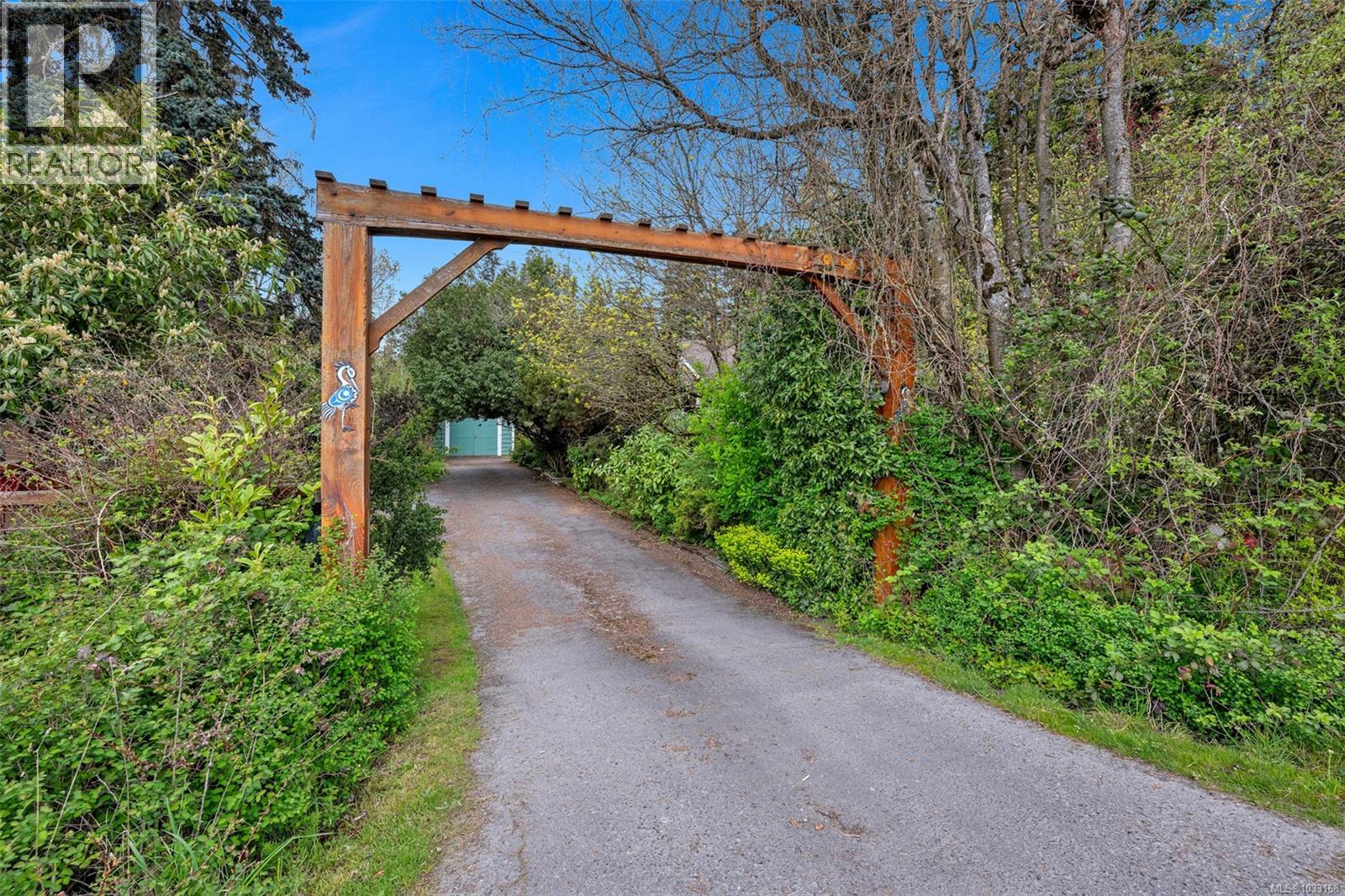  7356 Wallace Drive, Central Saanich