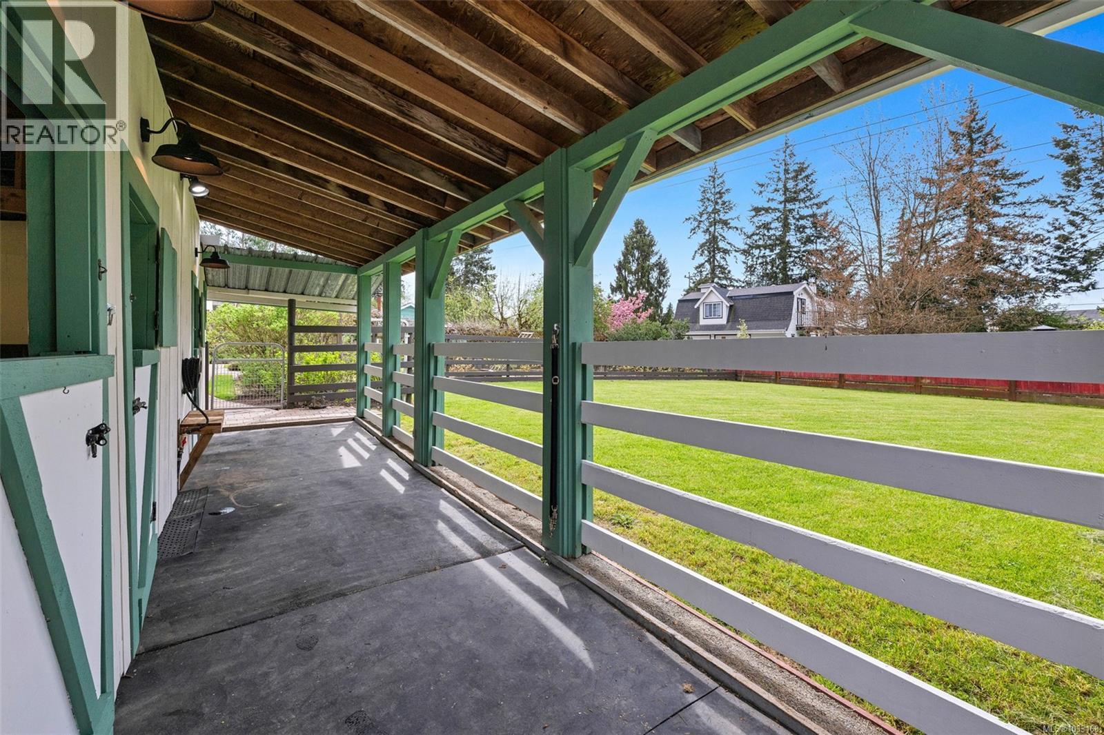  7356 Wallace Drive, Central Saanich