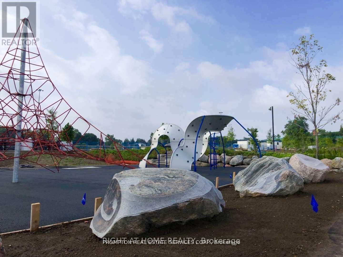 KIDS AREA