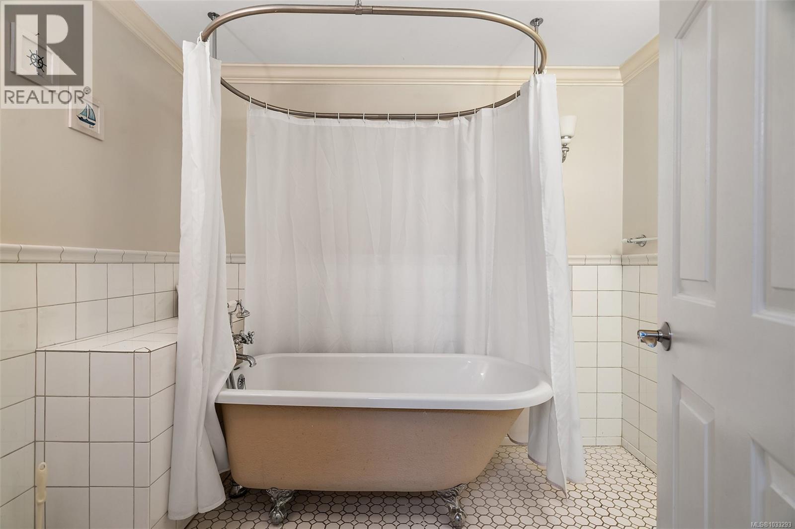  2197 Henlyn Drive, Sooke