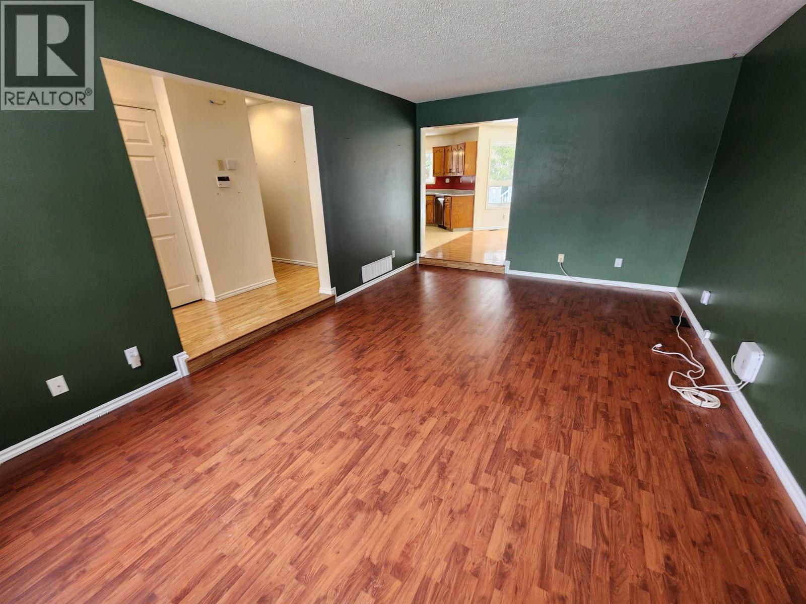 Photo 11 of 29 — 7615 PEARL DRIVE · Prince George, BC