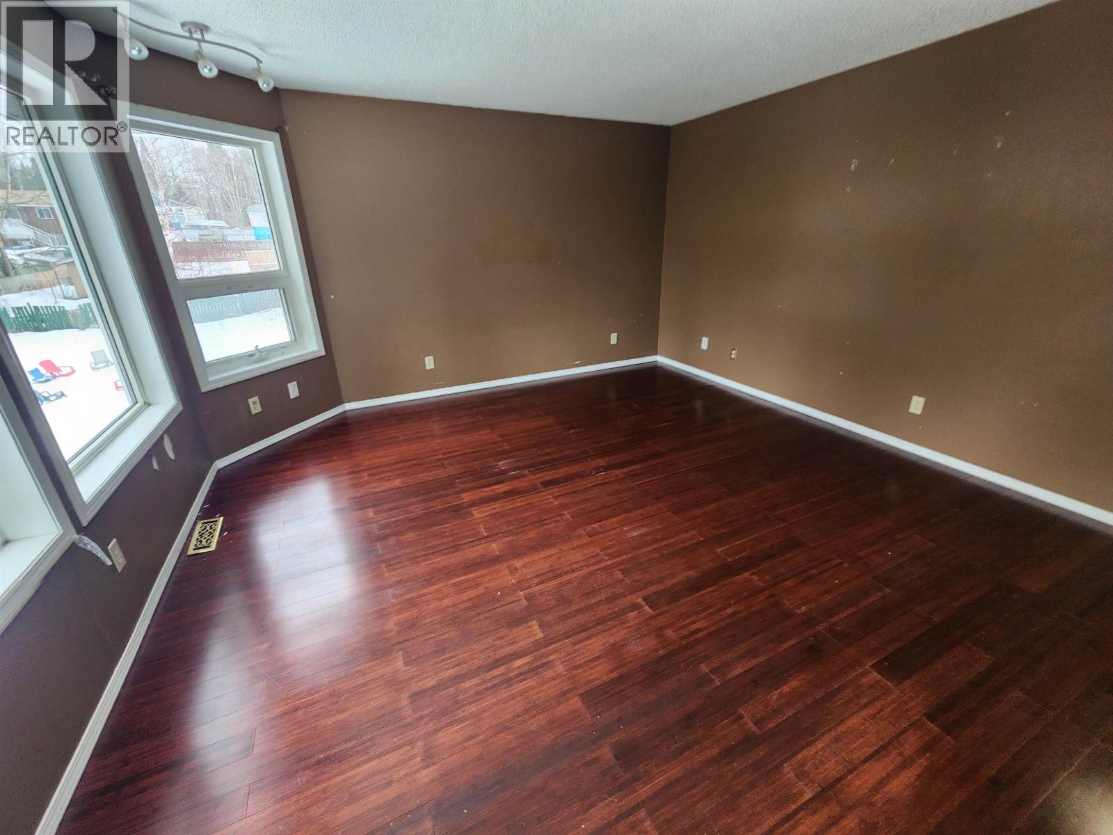 7615 PEARL DRIVE - 6